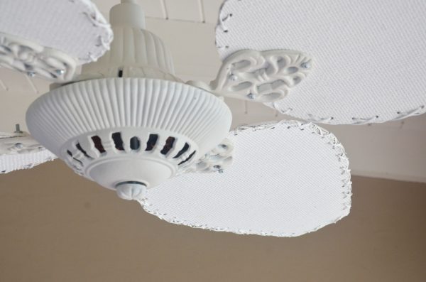 Ventilador SIENA Fundición blanco con palas de rattan. Tono blanco - Imagen 2
