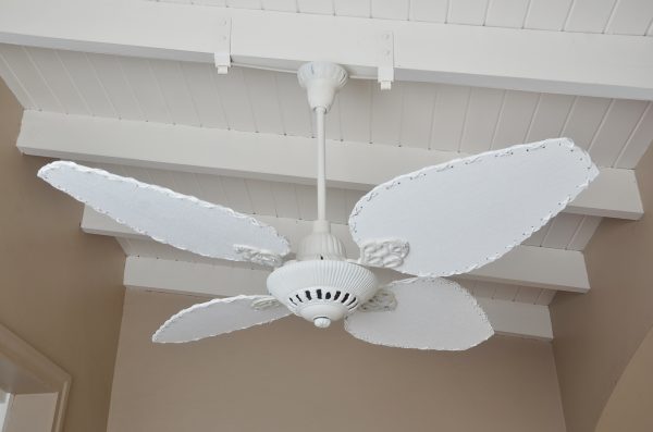 Ventilador SIENA Fundición blanco con palas de rattan. Tono blanco - Imagen 5