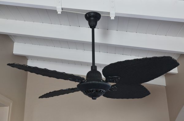 Ventilador SIENA Fundición negro con palas de rattan. Tono negro - Imagen 4
