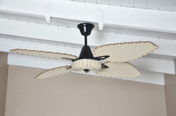 Ventilador SIENA negro palas y canasta tejida de rattan. Tono natural - Imagen 2