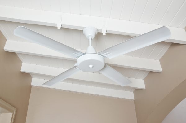 Ventilador GÉNOVA blanco palas de metal. Tono blanco - Imagen 4