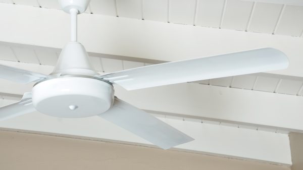 Ventilador GÉNOVA blanco palas de metal. Tono blanco - Imagen 2