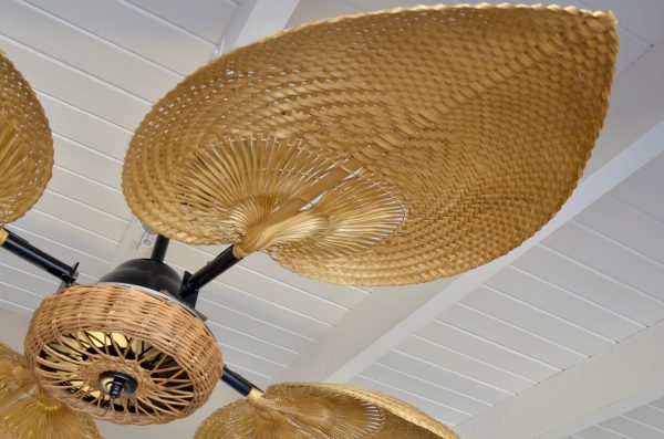 Ventilador VERONA negro palas y canasta tejida de rattan. Tono Roble - Imagen 5