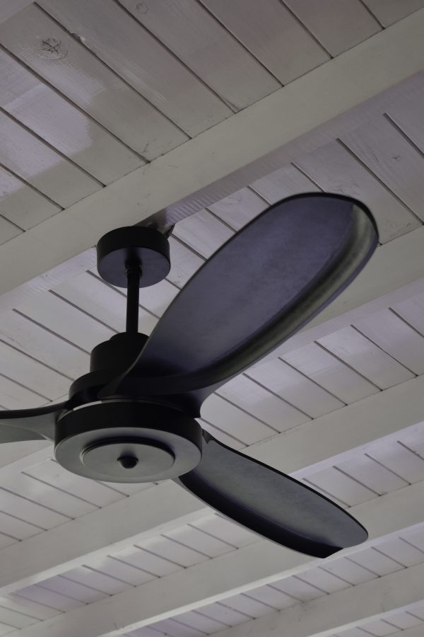 Ventilador BRESCIA. Palas de madera maciza "Paraíso" laqueada en negro. - Imagen 2