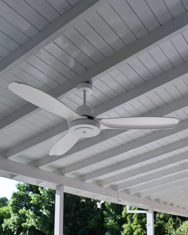 Ventilador BRESCIA. Palas de madera maciza "Paraíso" laqueada en blanco