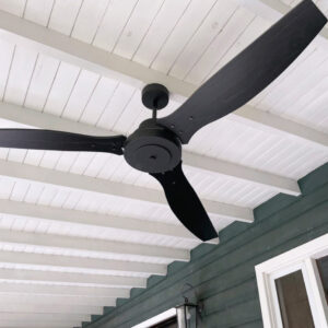 Ventilador MODENA. Palas de madera maciza "Paraíso" laqueada en negro.