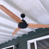 Ventilador TURIN cuerpo negro. Palas de madera maciza "Paraíso" laqueada en natural.